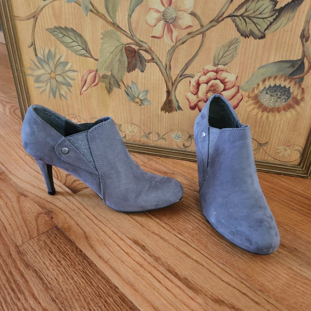 Gray suede low top  heels